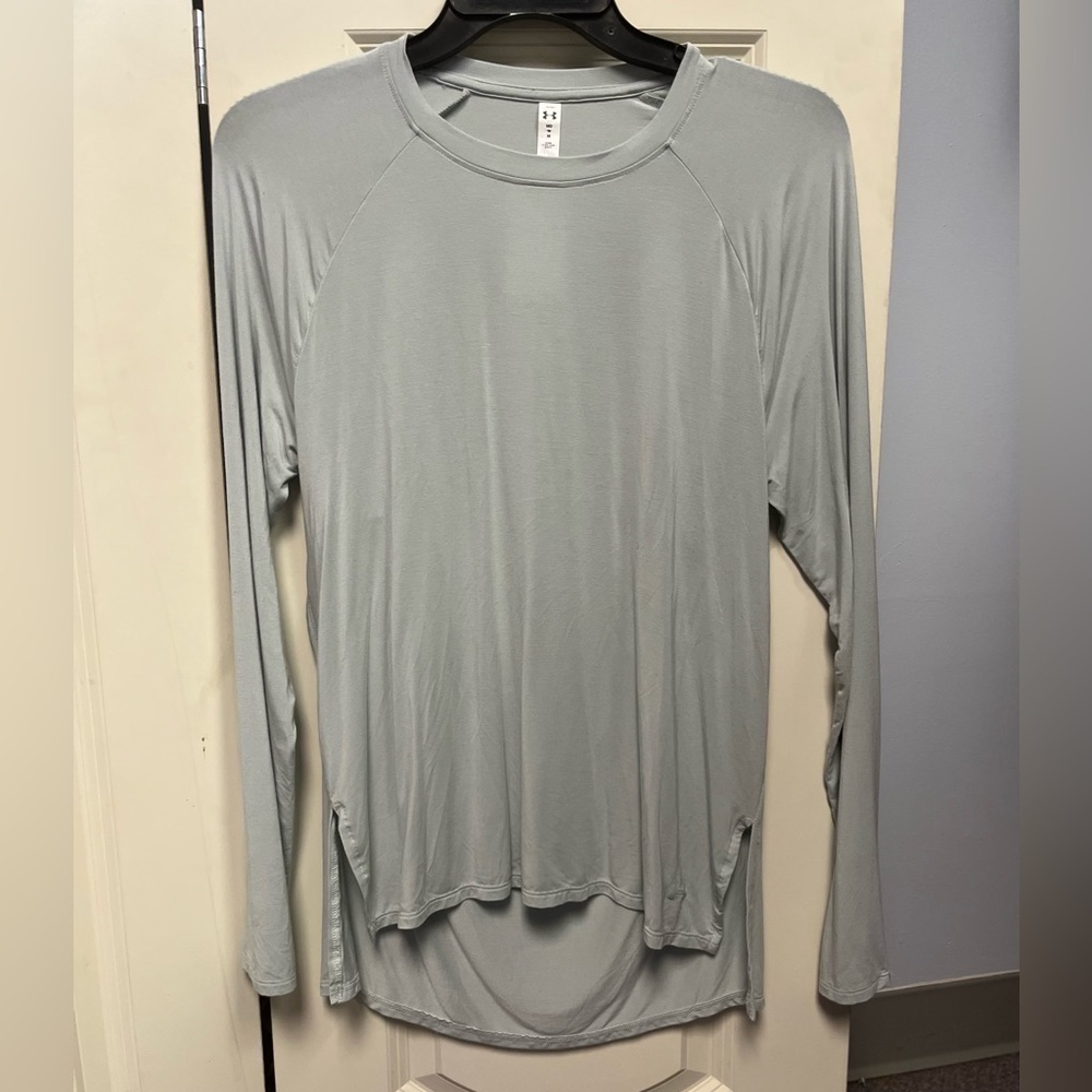 🚨CLEARANCE B1123-2 Under Armour, long sleeve tee, Medium